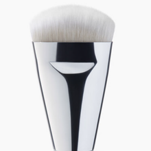 Load image into Gallery viewer, e.l.f. Cosmetics Precision Brush Collection - No.104 Sculpting Brush