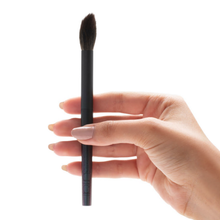 Load image into Gallery viewer, Surratt Beauty Artistique Smokey Eye Brush - Large