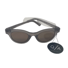 Load image into Gallery viewer, Quay Australia Star Struck Sunglasses - Gray/Brown