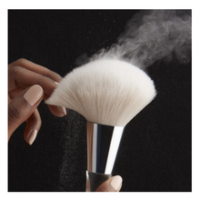 Load image into Gallery viewer, e.l.f. Cosmetics Precision Brush Collection - No.101 Powder Brush