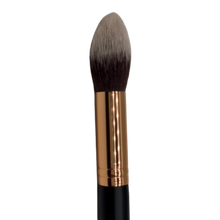 Load image into Gallery viewer, Morphe Makeup Brushes Collection Rose Gold - R3 Precision Pointed Contour