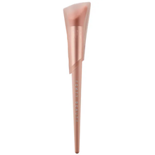 Load image into Gallery viewer, Fenty Beauty Cheek Hugging Highlight Brush 120