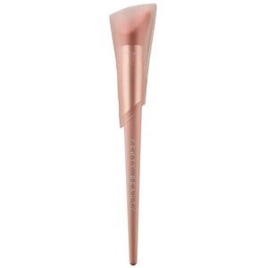 Fenty Beauty Cheek Hugging Highlight Brush 120