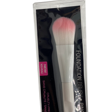 Load image into Gallery viewer, Wet N Wild Essential Brushes - C795A Foundation
