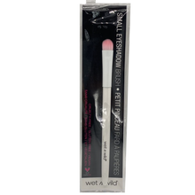 Load image into Gallery viewer, Wet N Wild Essential Brushes - C785 Small Eyeshadow